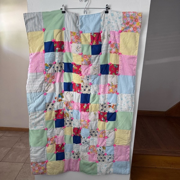 Vintage Reversible handmade quilted crib childs toddler blanket - Picture 4 of 7